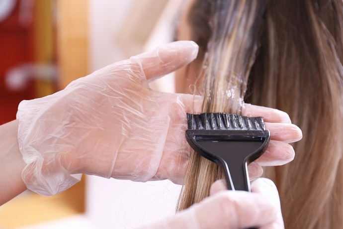 頻繁改變髮色的使用者需隨髮色更換洗髮精