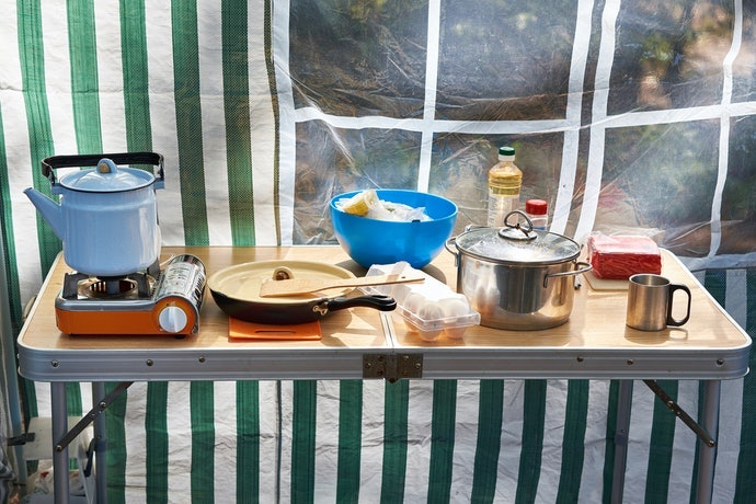 料理桌（行動廚房、餐廚桌）：專為野炊烹調所設計