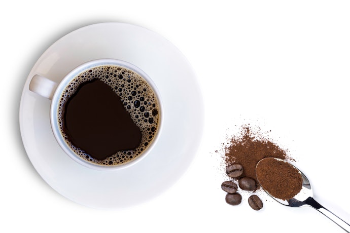 即溶咖啡：溶於熱水即可飲用，長條狀包裝人氣佳