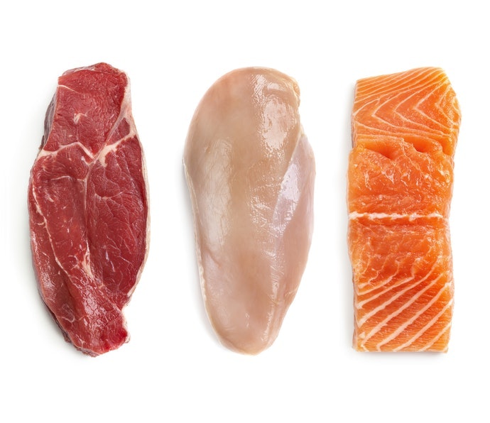 選擇以魚・肉為主原料的飼料