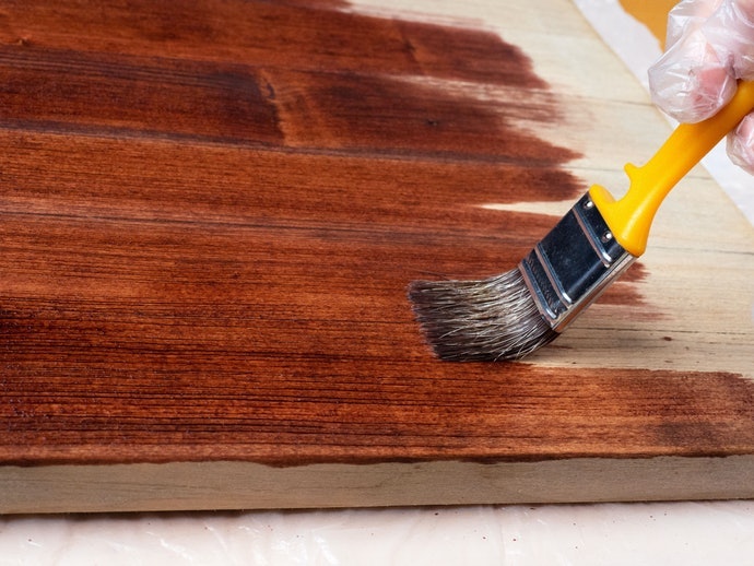 染色劑：能彰顯木材的濃淡紋理