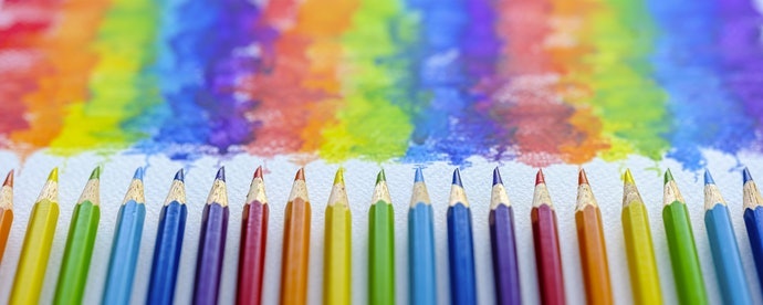 水性色鉛筆：適用於混色、暈染等繪畫技巧