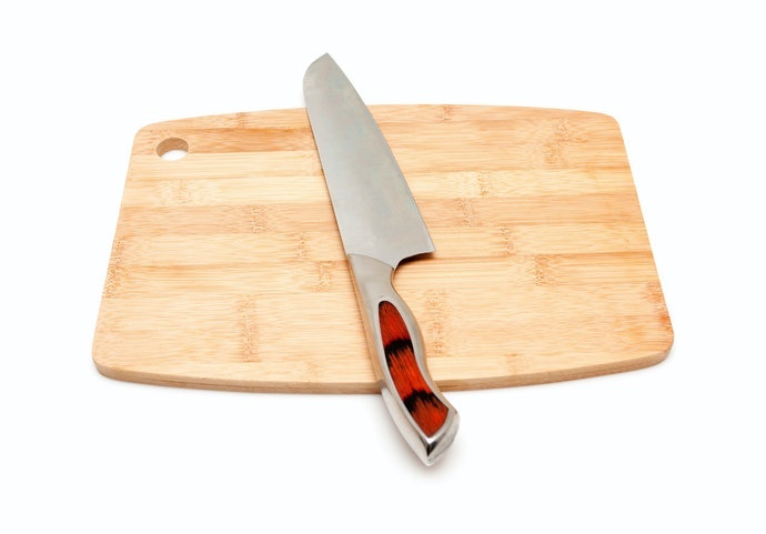 主要用刀：建議以「三德刀」或「主廚刀」為優先