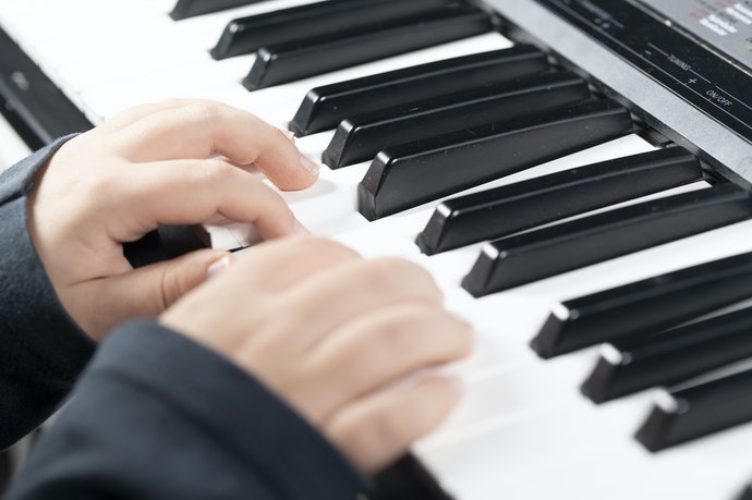 選擇接近真實鋼琴的琴鍵觸感