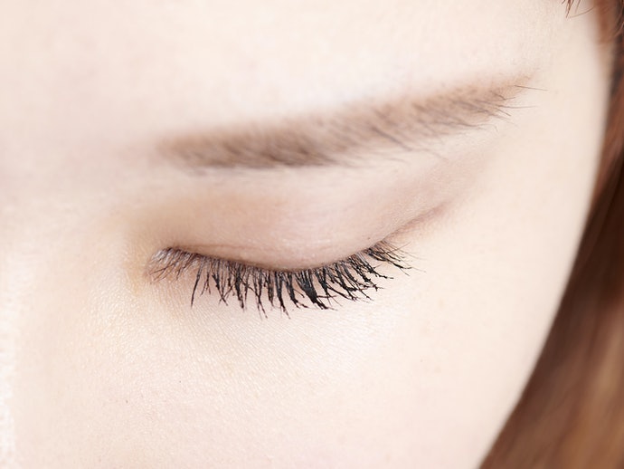 濃密型：能增加睫毛分量感，打造個性強烈的眼妝