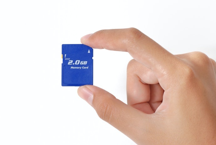 SD記憶卡：最大容量2GB 以下，適用於舊式數位相機等設備