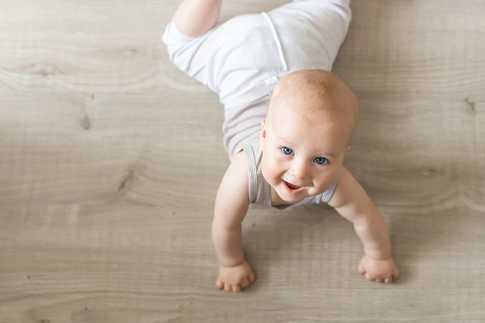 簡單款式：適合學習爬行的嬰兒