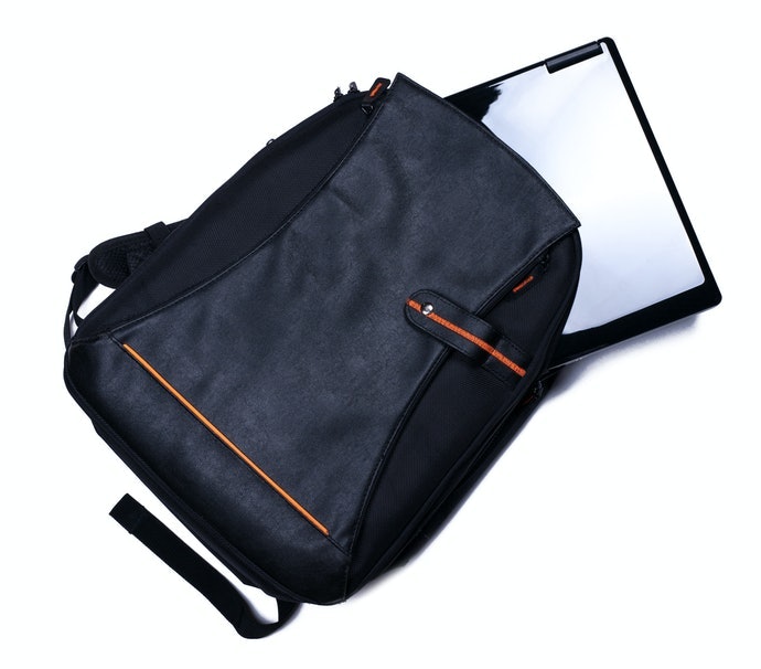 背包型：通勤族必推，附加手提設計更方便