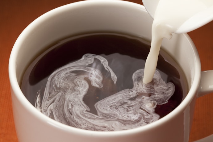 港式鴛鴦奶茶：以咖啡入茶，苦甜適中