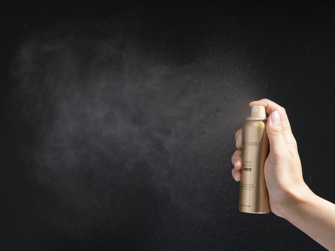 細緻的噴霧顆粒能避免過多水氣影響妝容