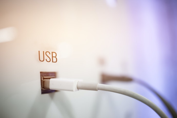 USB連接埠：隨時為行動裝置充電