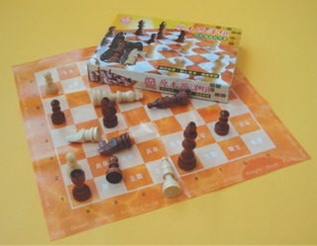 雷鳥 原木西洋棋 1