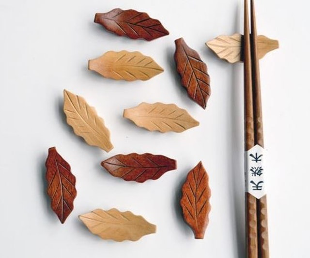 樹葉造型木質筷架 1